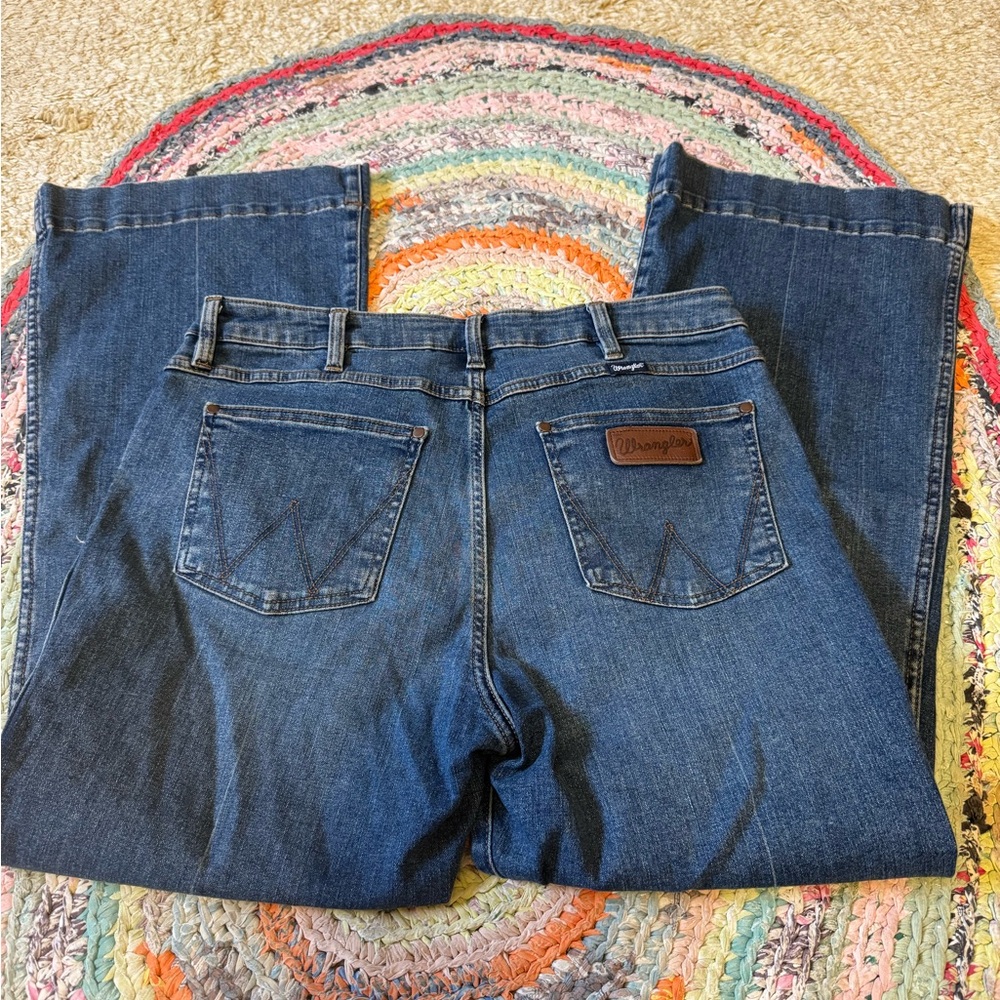 Wrangler Women’s Blue Bootcut Jeans with Leather Patch